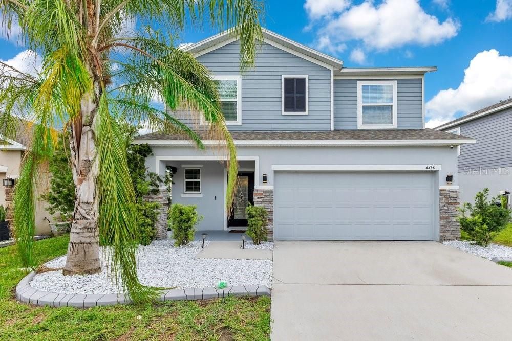 For Sale: $389,900 (4 beds, 2 baths, 2086 Square Feet)