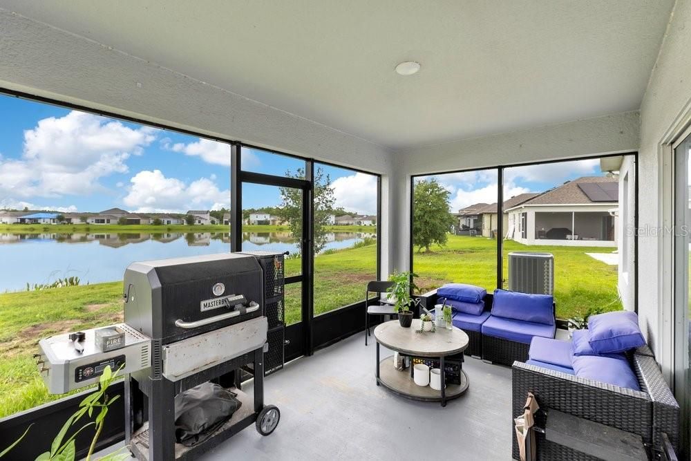 For Sale: $389,900 (4 beds, 2 baths, 2086 Square Feet)