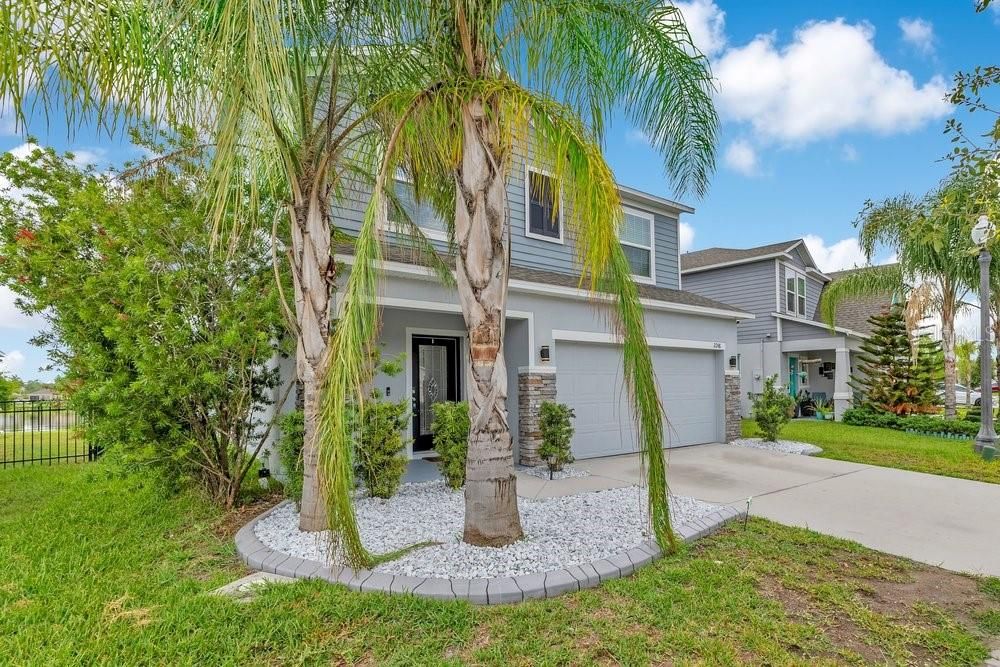 For Sale: $389,900 (4 beds, 2 baths, 2086 Square Feet)