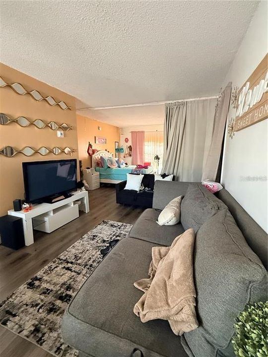 For Sale: $129,900 (2 beds, 2 baths, 1118 Square Feet)