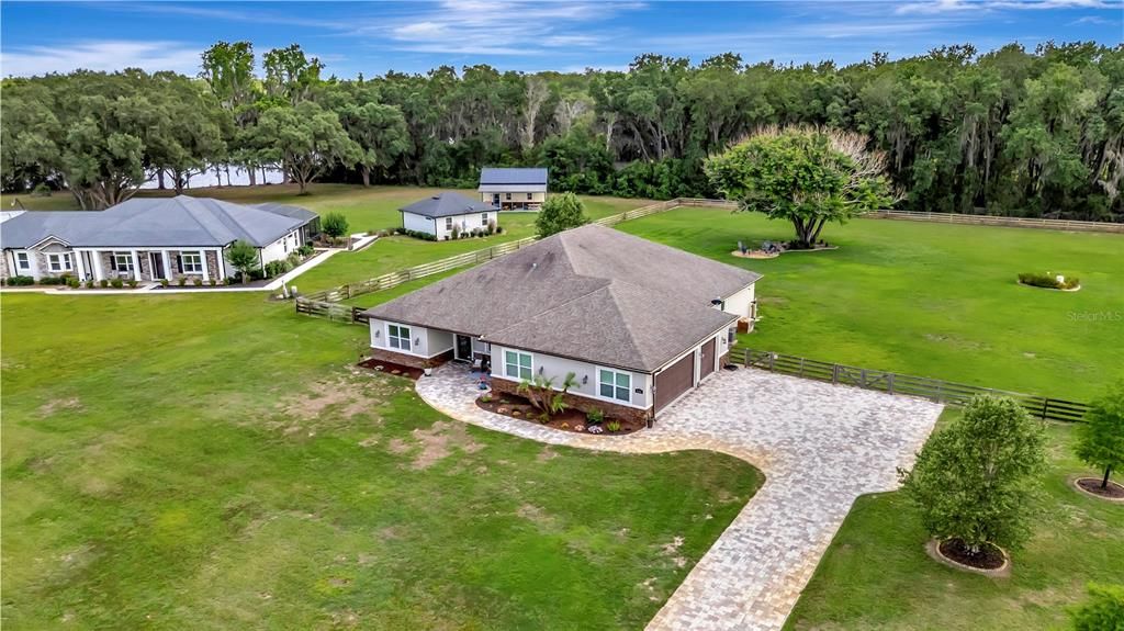 For Sale: $925,000 (4 beds, 4 baths, 3210 Square Feet)