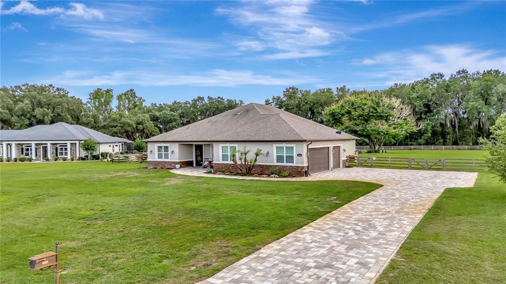 For Sale: $925,000 (4 beds, 4 baths, 3210 Square Feet)
