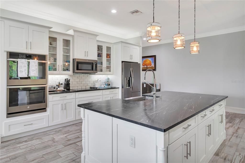 For Sale: $925,000 (4 beds, 4 baths, 3210 Square Feet)