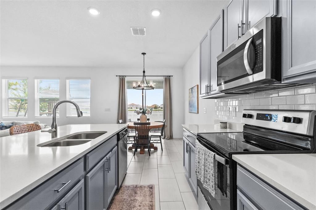 For Sale: $399,999 (4 beds, 2 baths, 2340 Square Feet)
