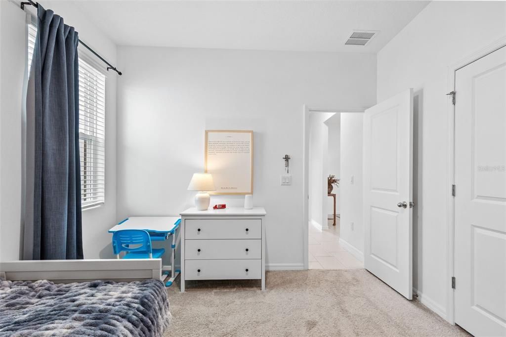 For Sale: $399,999 (4 beds, 2 baths, 2340 Square Feet)
