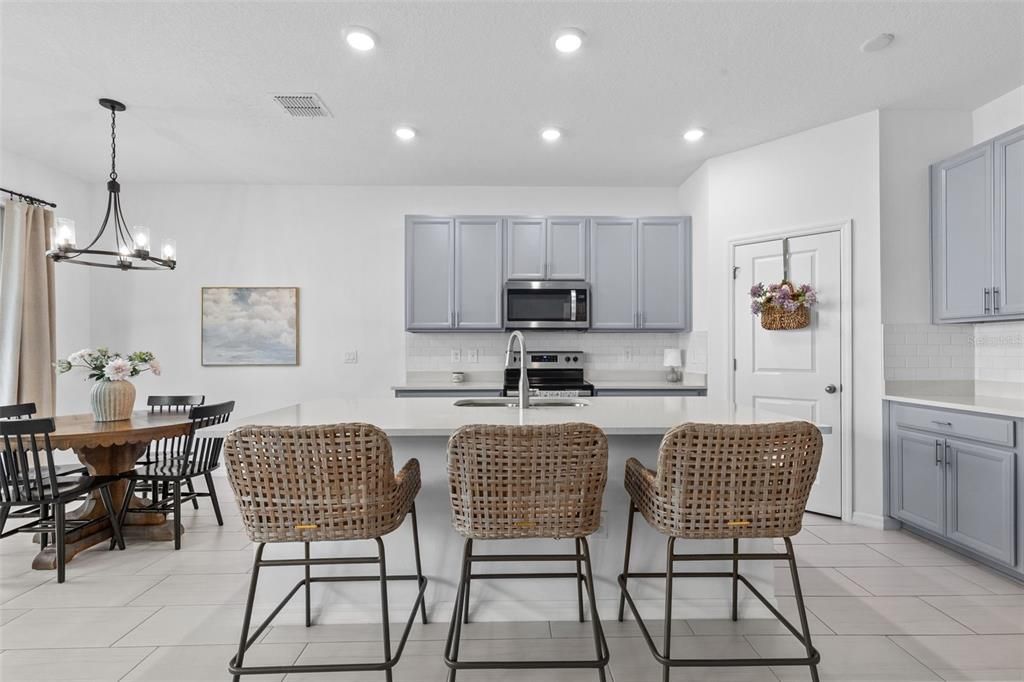 For Sale: $399,999 (4 beds, 2 baths, 2340 Square Feet)