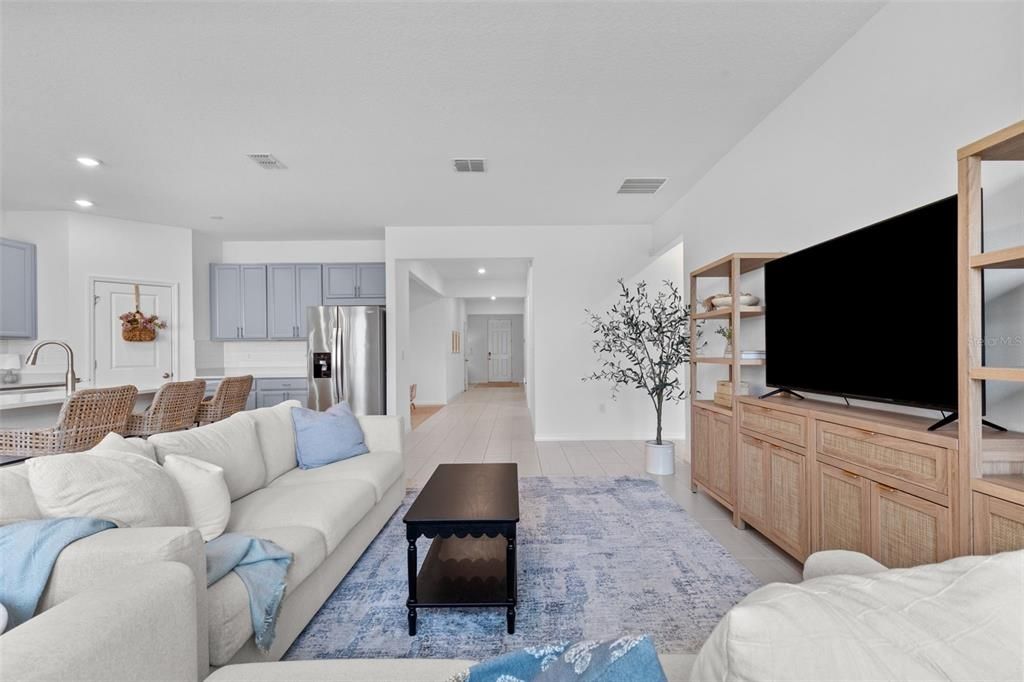For Sale: $399,999 (4 beds, 2 baths, 2340 Square Feet)
