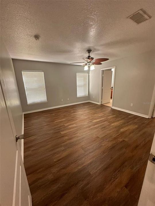 For Sale: $409,999 (4 beds, 2 baths, 2321 Square Feet)