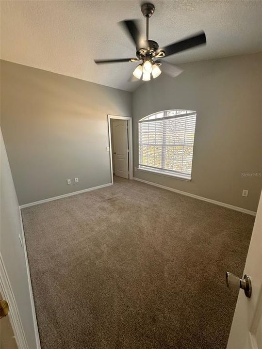 For Sale: $409,999 (4 beds, 2 baths, 2321 Square Feet)