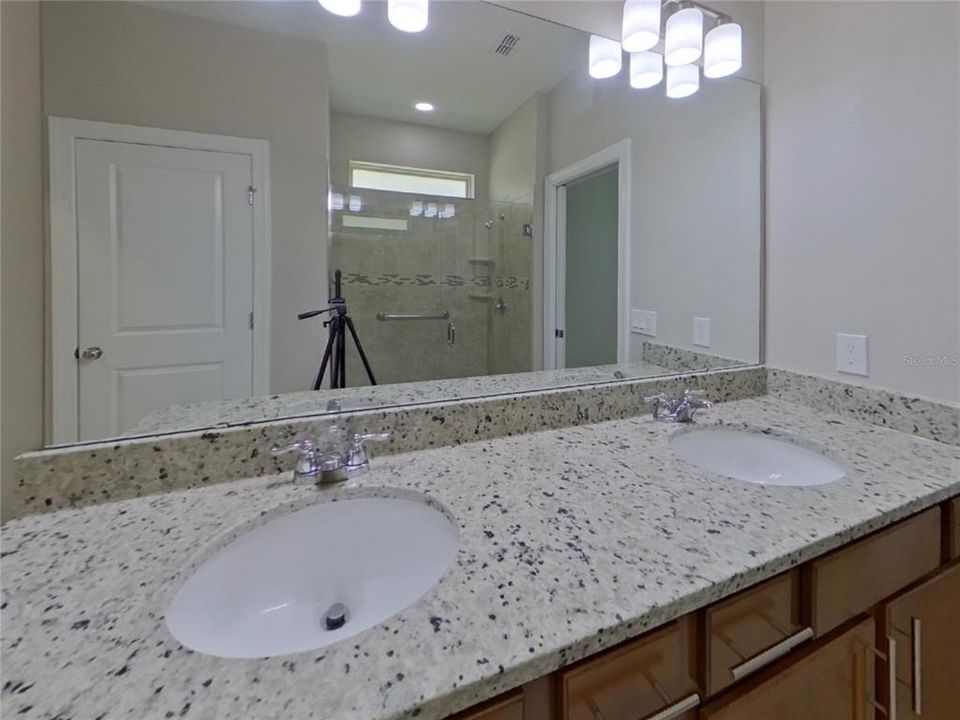 For Rent: $2,509 (4 beds, 2 baths, 2900 Square Feet)