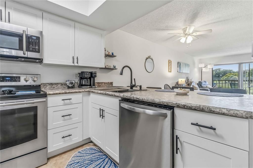For Sale: $174,900 (2 beds, 2 baths, 1122 Square Feet)
