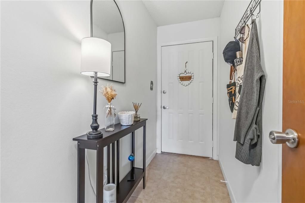 For Sale: $174,900 (2 beds, 2 baths, 1122 Square Feet)
