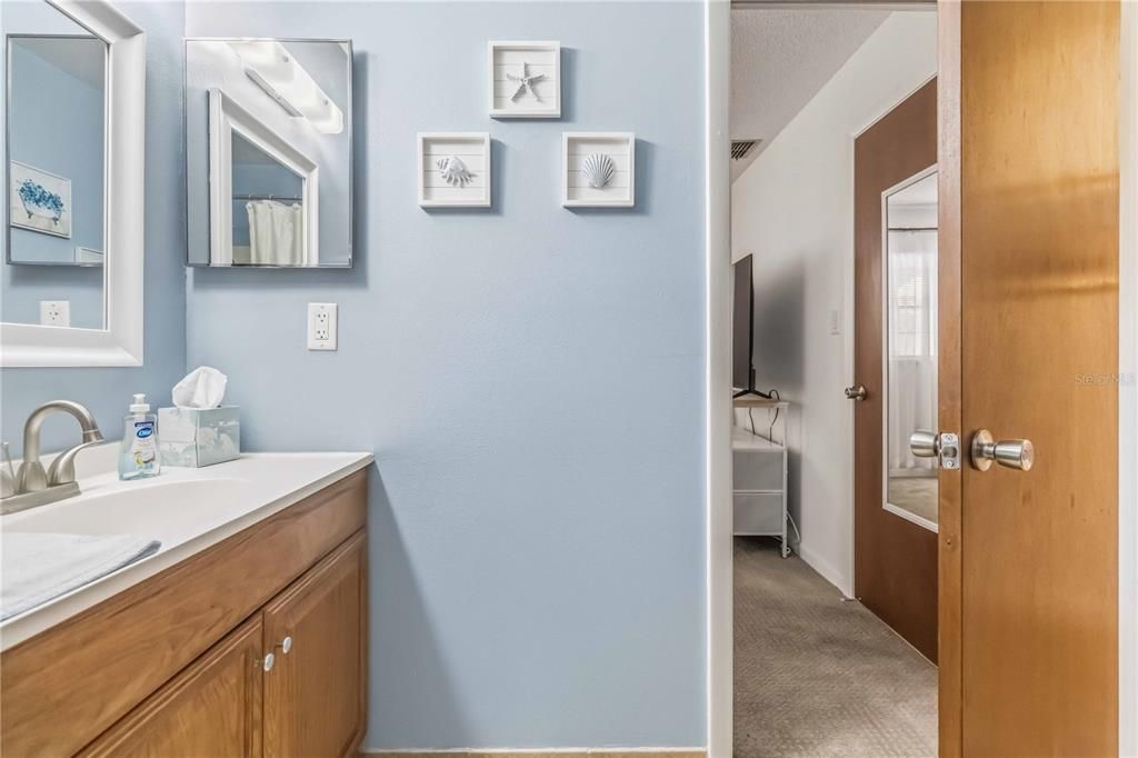 For Sale: $174,900 (2 beds, 2 baths, 1122 Square Feet)
