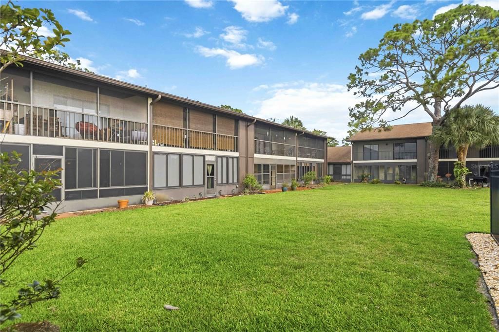 For Sale: $174,900 (2 beds, 2 baths, 1122 Square Feet)