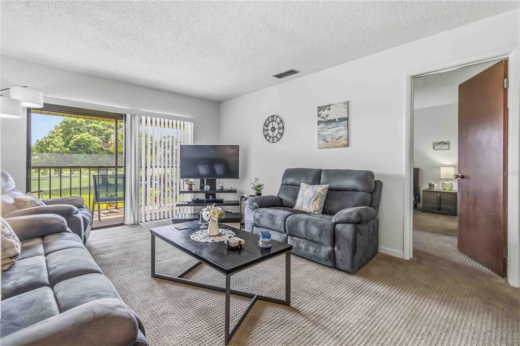For Sale: $174,900 (2 beds, 2 baths, 1122 Square Feet)