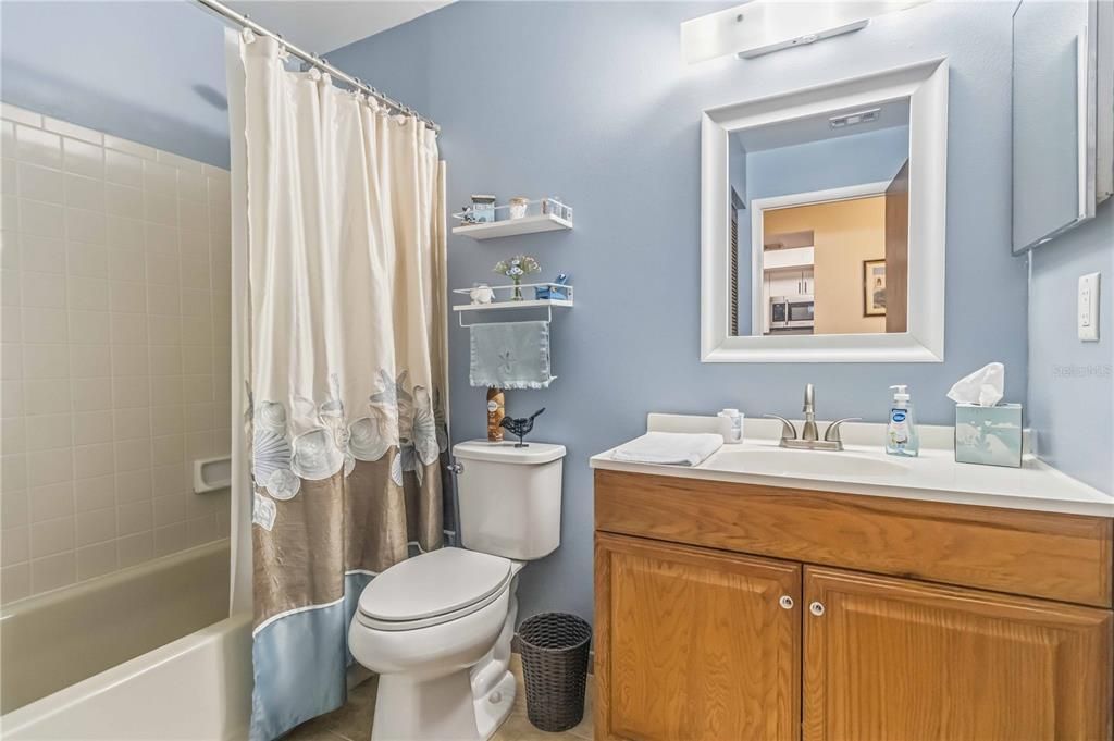 For Sale: $174,900 (2 beds, 2 baths, 1122 Square Feet)