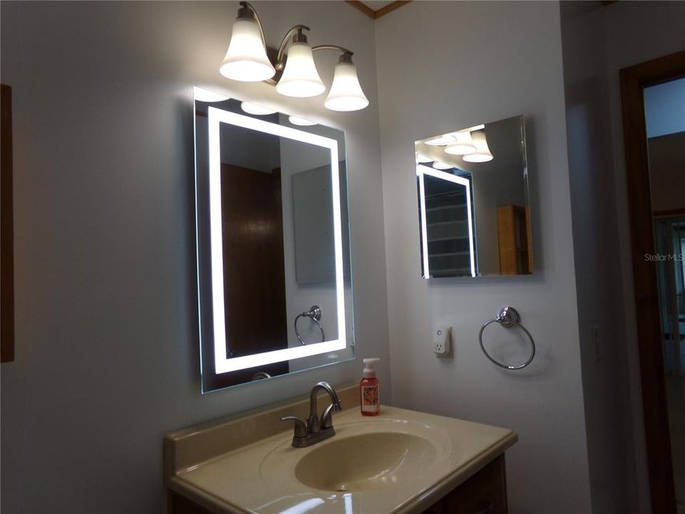 For Sale: $485,000 (4 beds, 2 baths, 1624 Square Feet)