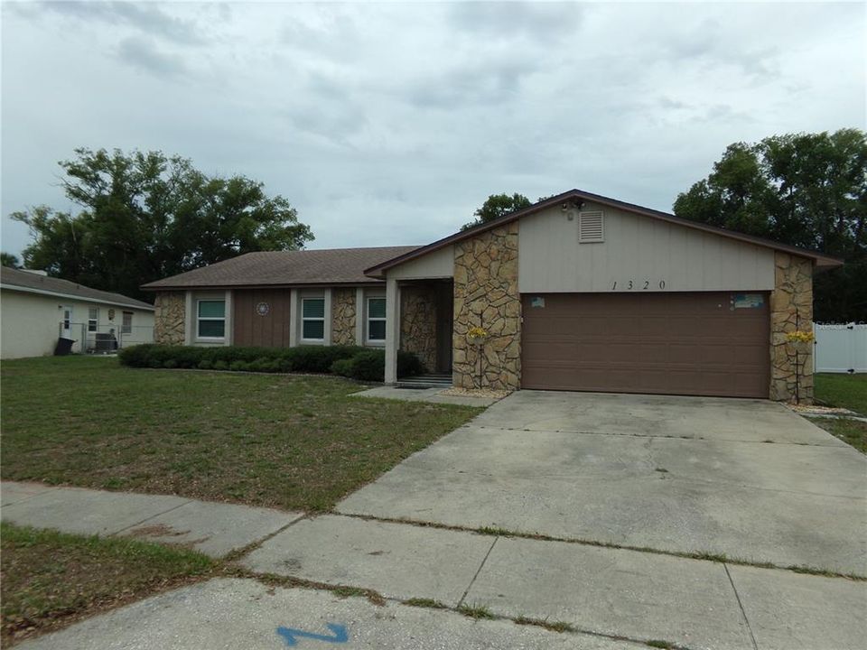 For Sale: $485,000 (4 beds, 2 baths, 1624 Square Feet)