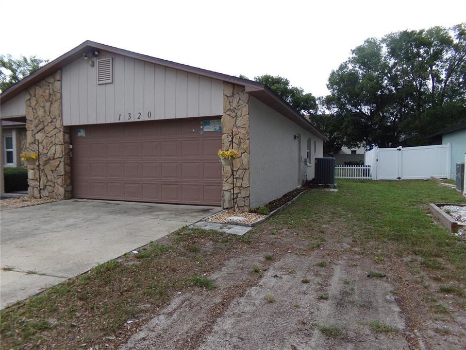 For Sale: $485,000 (4 beds, 2 baths, 1624 Square Feet)
