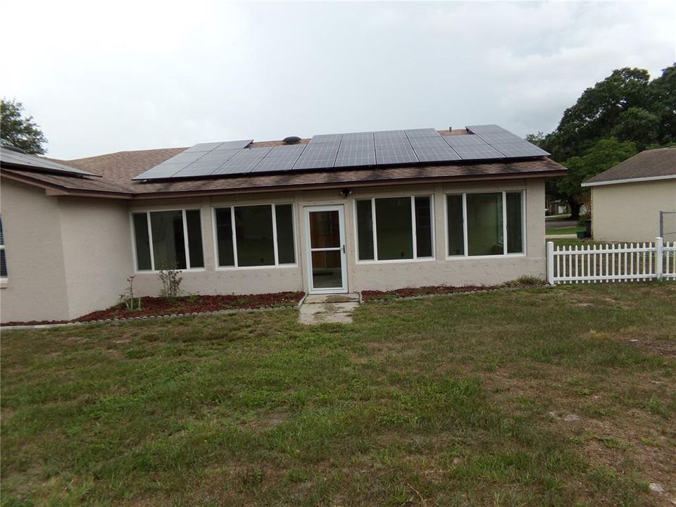 For Sale: $485,000 (4 beds, 2 baths, 1624 Square Feet)