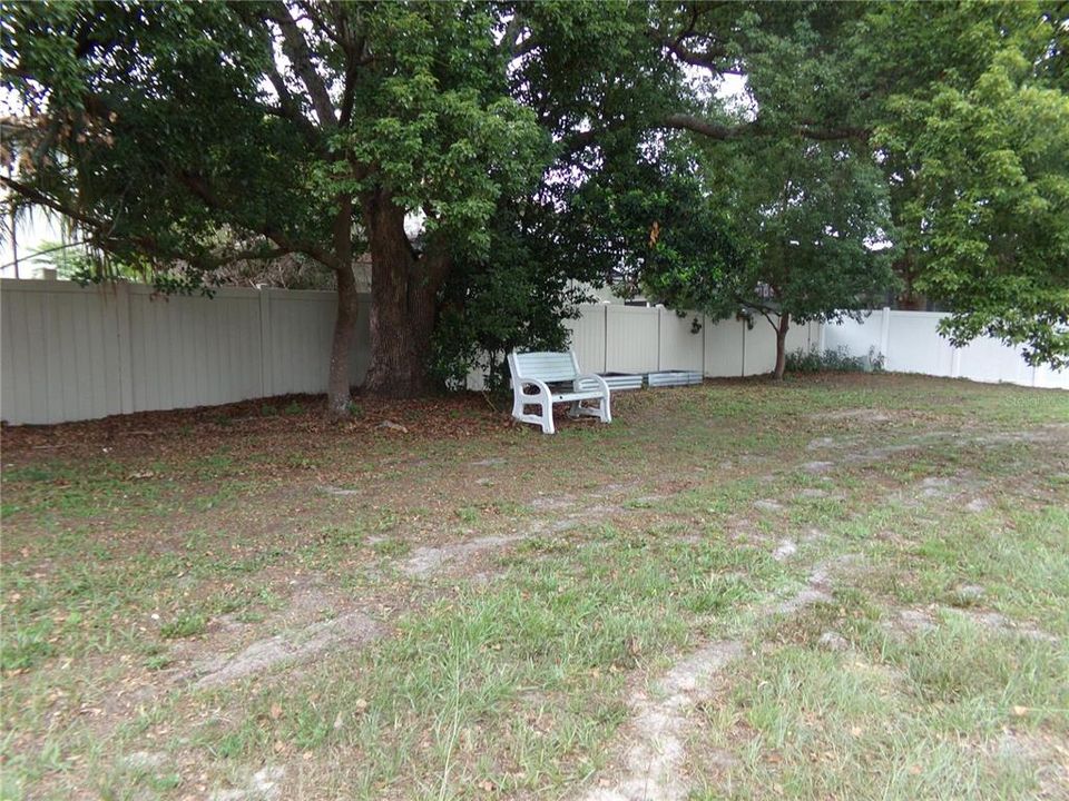 For Sale: $485,000 (4 beds, 2 baths, 1624 Square Feet)