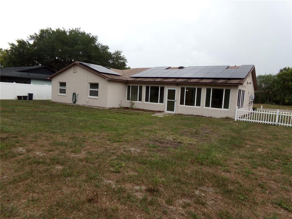 For Sale: $485,000 (4 beds, 2 baths, 1624 Square Feet)
