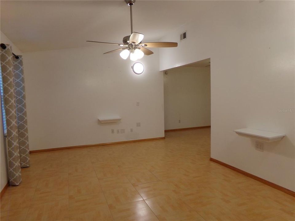 For Sale: $485,000 (4 beds, 2 baths, 1624 Square Feet)