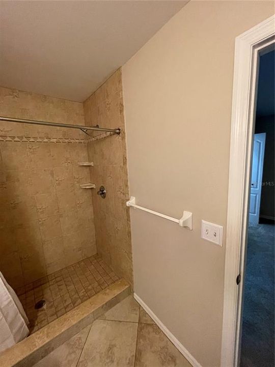 For Rent: $2,400 (3 beds, 2 baths, 1511 Square Feet)