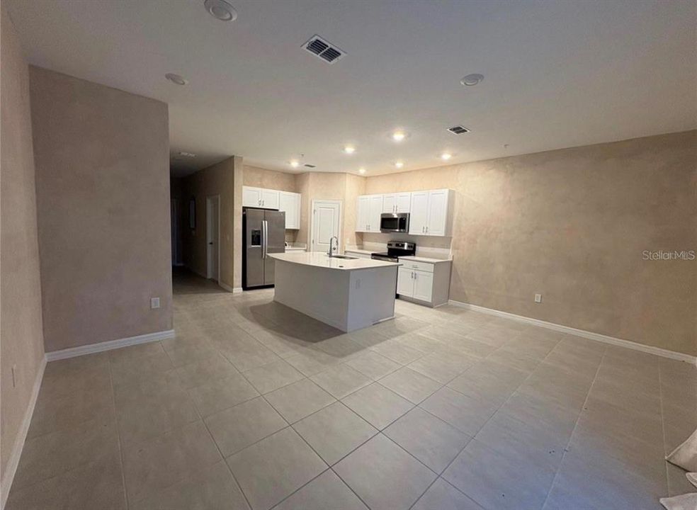For Sale: $330,000 (3 beds, 2 baths, 1365 Square Feet)