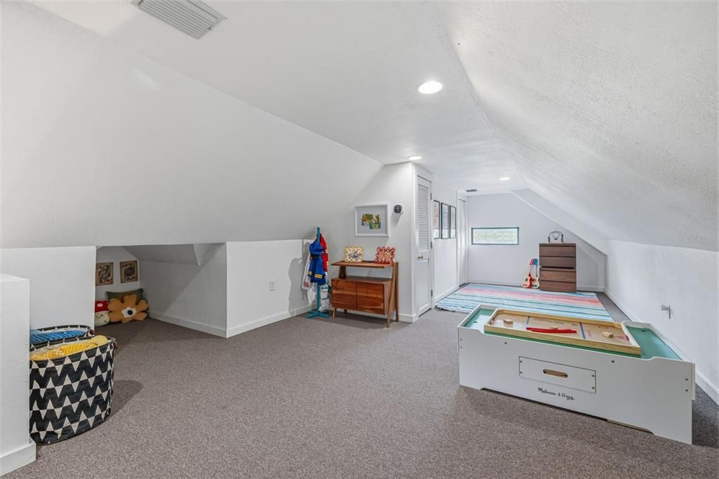 Active With Contract: $3,200,000 (4 beds, 3 baths, 4488 Square Feet)