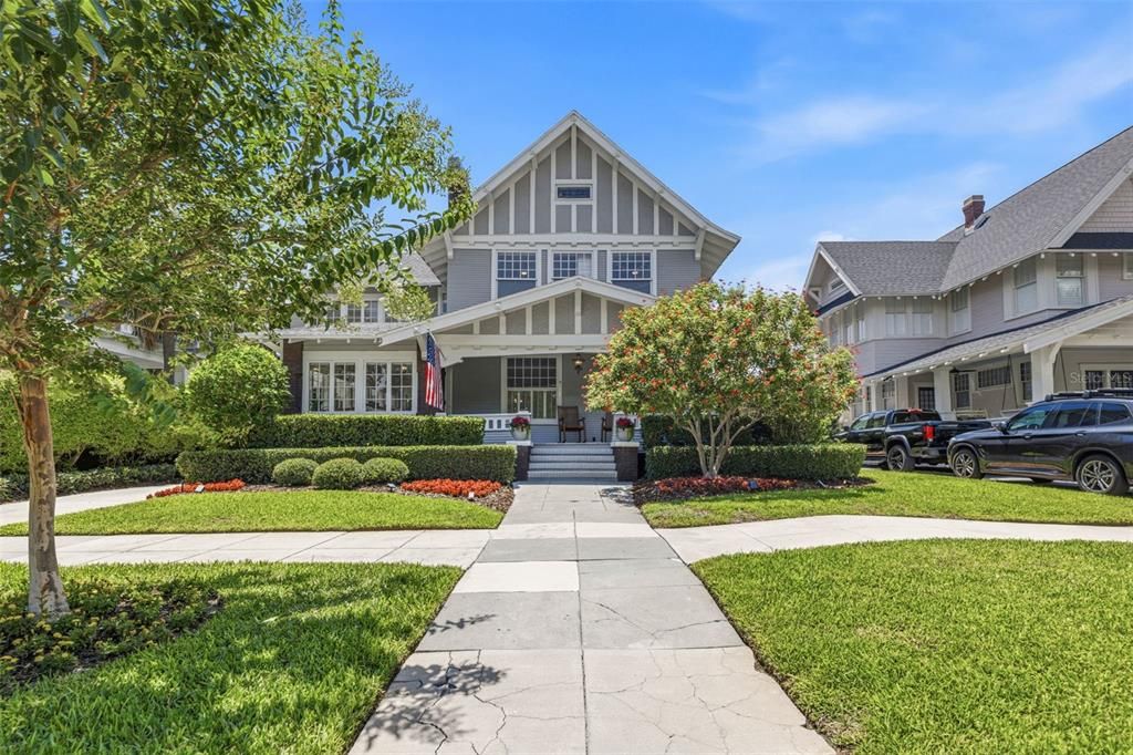 Active With Contract: $3,200,000 (4 beds, 3 baths, 4488 Square Feet)