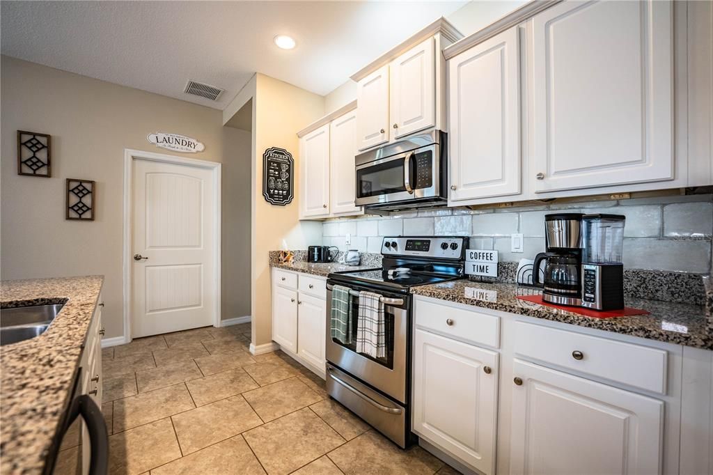 For Sale: $334,900 (3 beds, 2 baths, 1685 Square Feet)