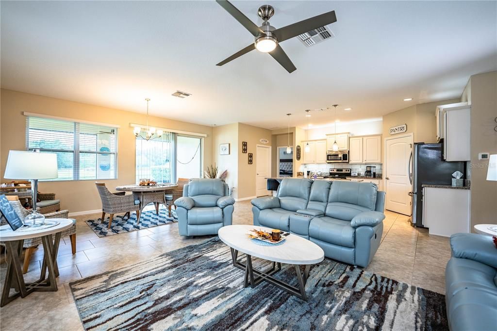 For Sale: $334,900 (3 beds, 2 baths, 1685 Square Feet)
