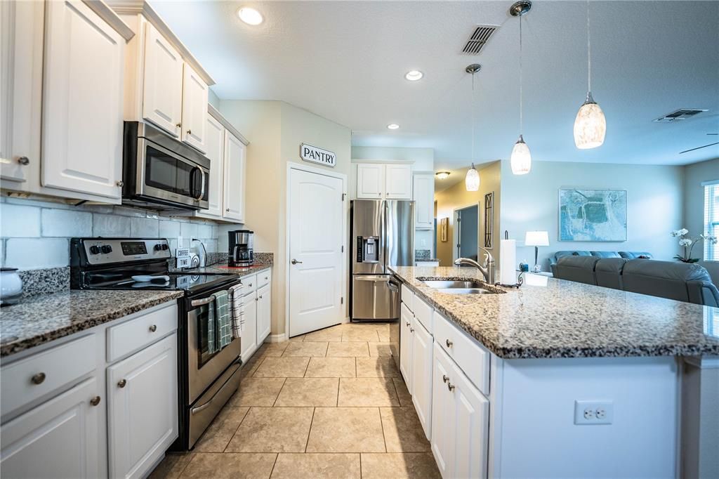 For Sale: $334,900 (3 beds, 2 baths, 1685 Square Feet)