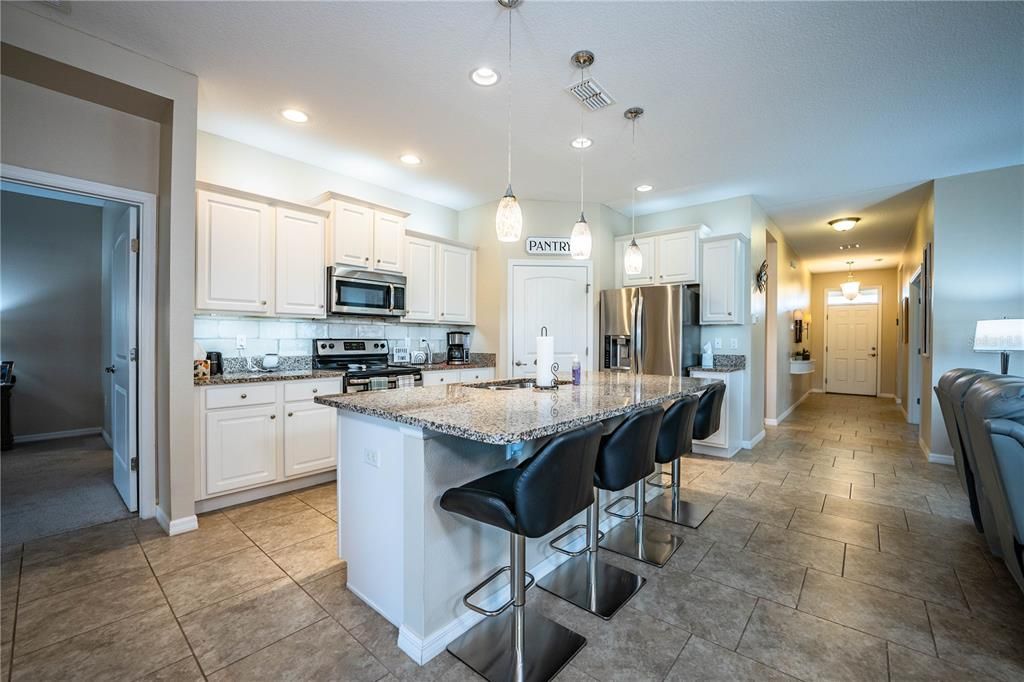 For Sale: $334,900 (3 beds, 2 baths, 1685 Square Feet)