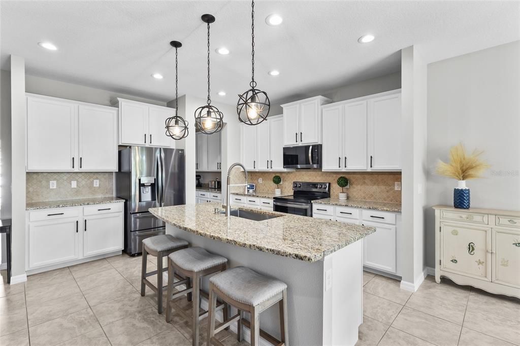 For Sale: $535,000 (4 beds, 3 baths, 3217 Square Feet)