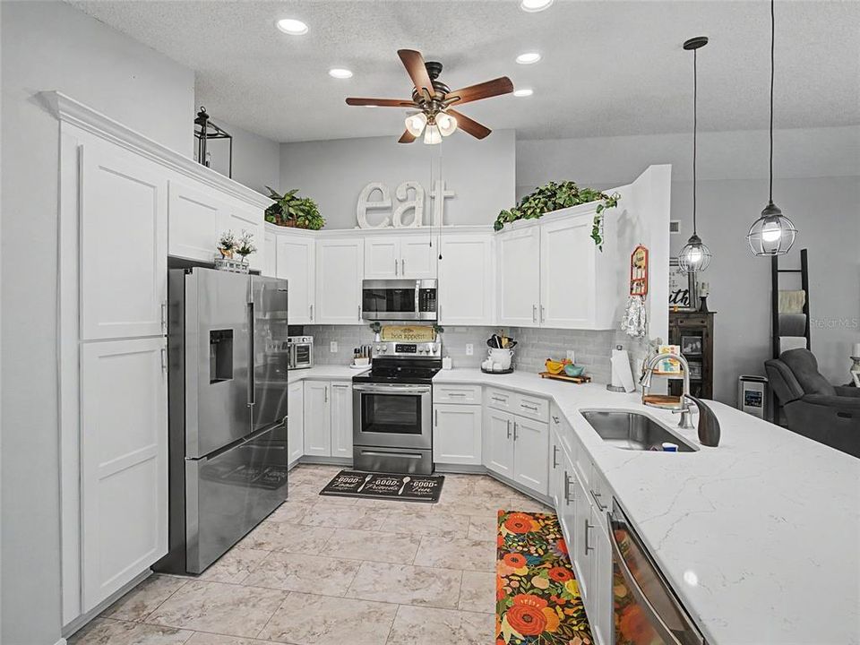 For Sale: $299,900 (2 beds, 2 baths, 1630 Square Feet)