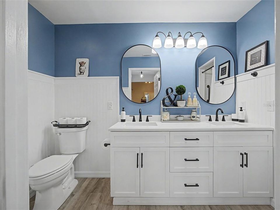 For Sale: $299,900 (2 beds, 2 baths, 1630 Square Feet)