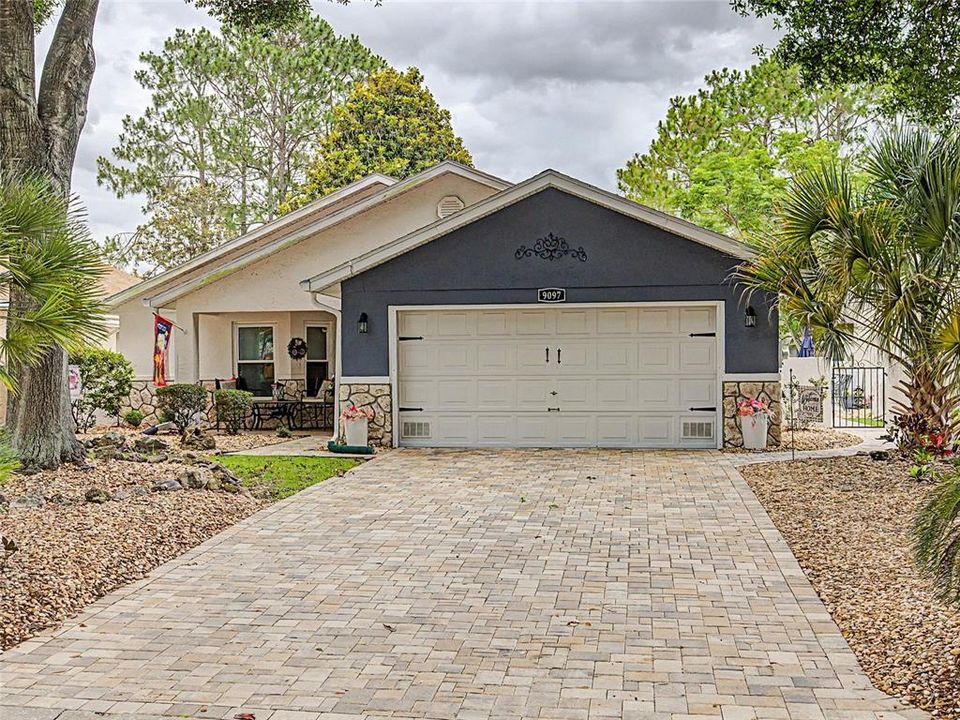 For Sale: $299,900 (2 beds, 2 baths, 1630 Square Feet)