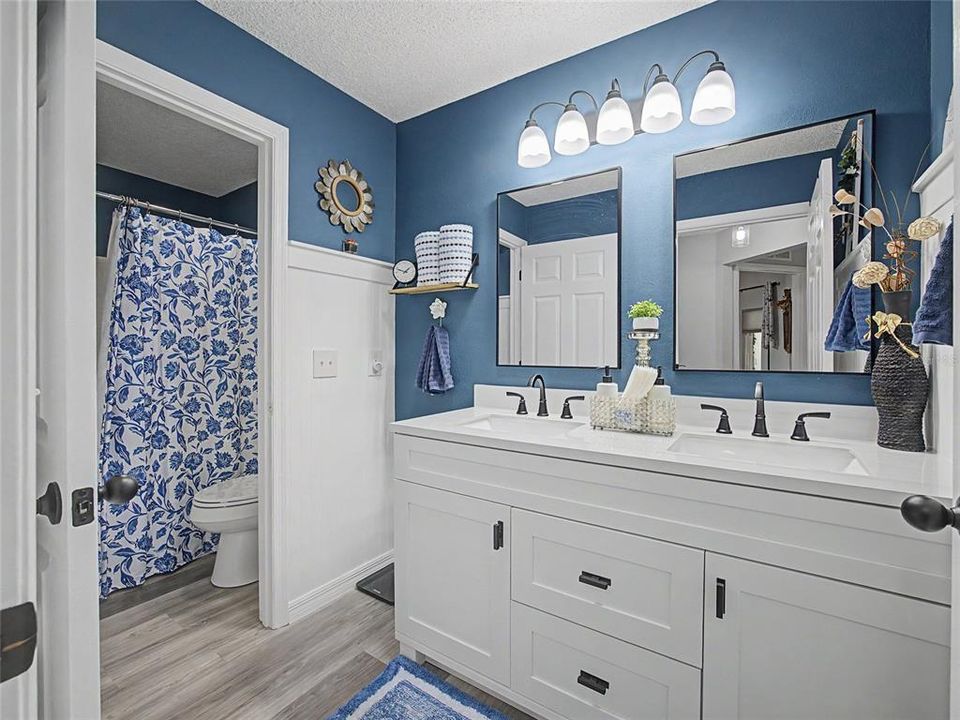 For Sale: $299,900 (2 beds, 2 baths, 1630 Square Feet)