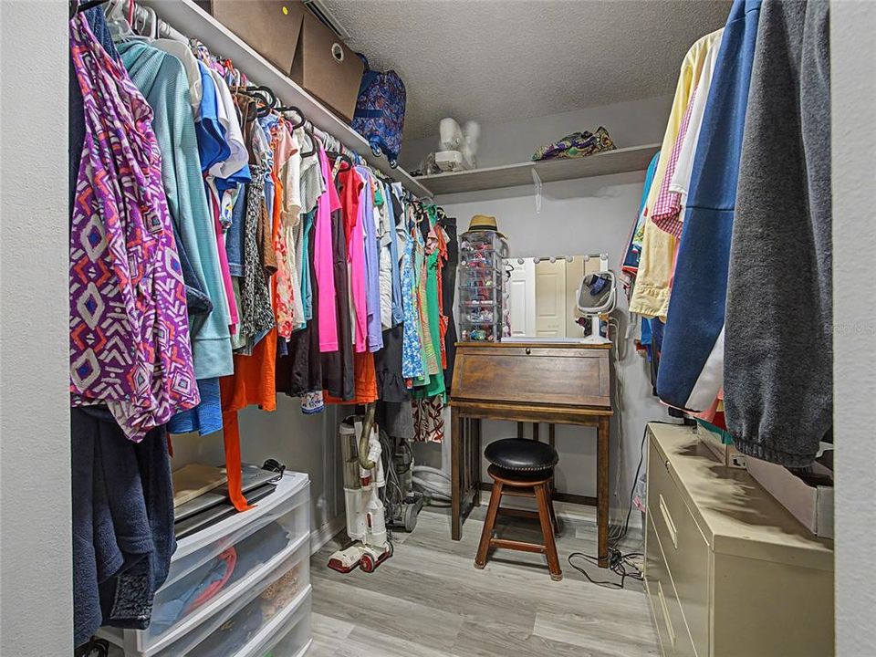 For Sale: $299,900 (2 beds, 2 baths, 1630 Square Feet)