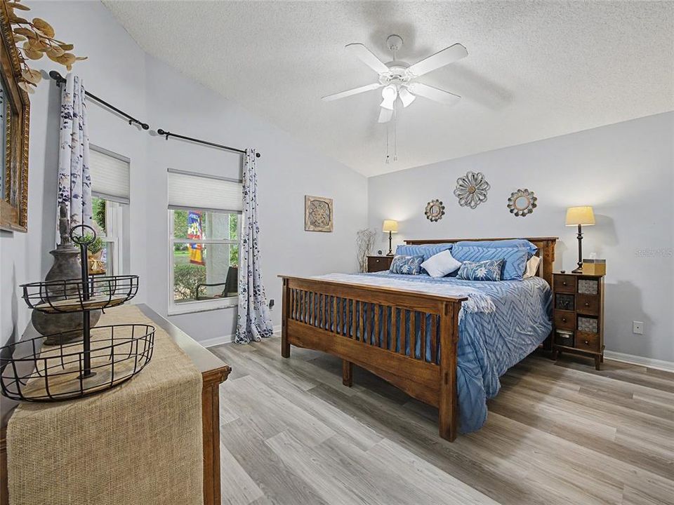 For Sale: $299,900 (2 beds, 2 baths, 1630 Square Feet)
