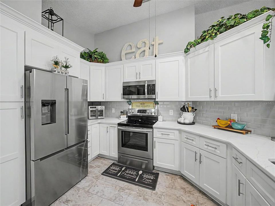 For Sale: $299,900 (2 beds, 2 baths, 1630 Square Feet)