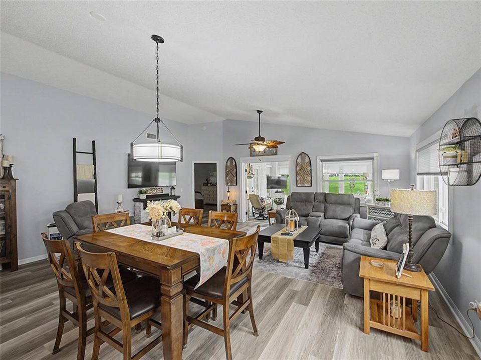 For Sale: $299,900 (2 beds, 2 baths, 1630 Square Feet)