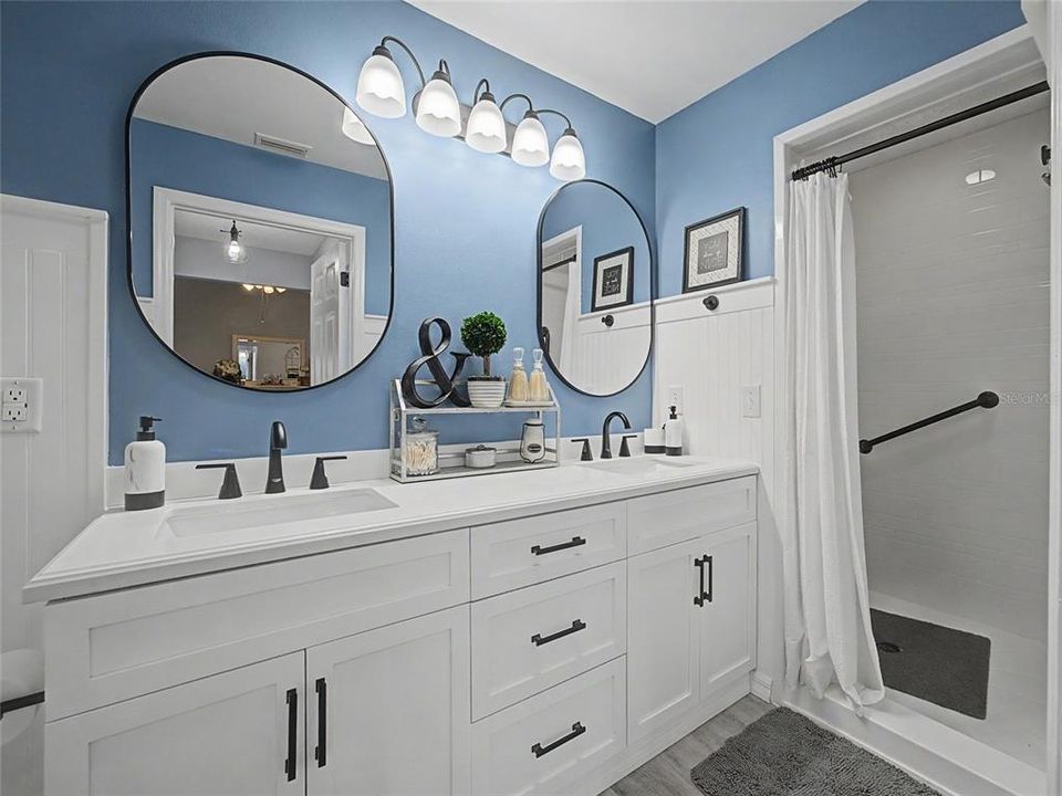 For Sale: $299,900 (2 beds, 2 baths, 1630 Square Feet)