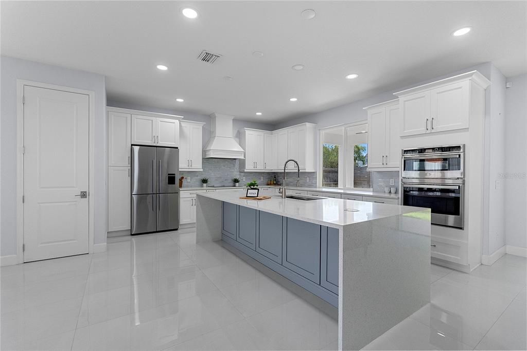 For Sale: $1,200,000 (4 beds, 4 baths, 2469 Square Feet)