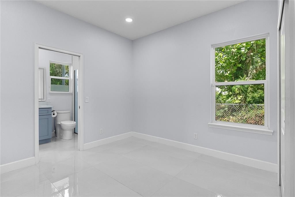 For Sale: $1,200,000 (4 beds, 4 baths, 2469 Square Feet)