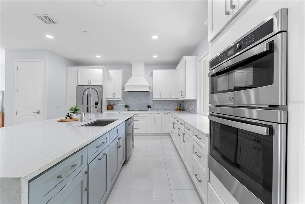 For Sale: $1,200,000 (4 beds, 4 baths, 2469 Square Feet)