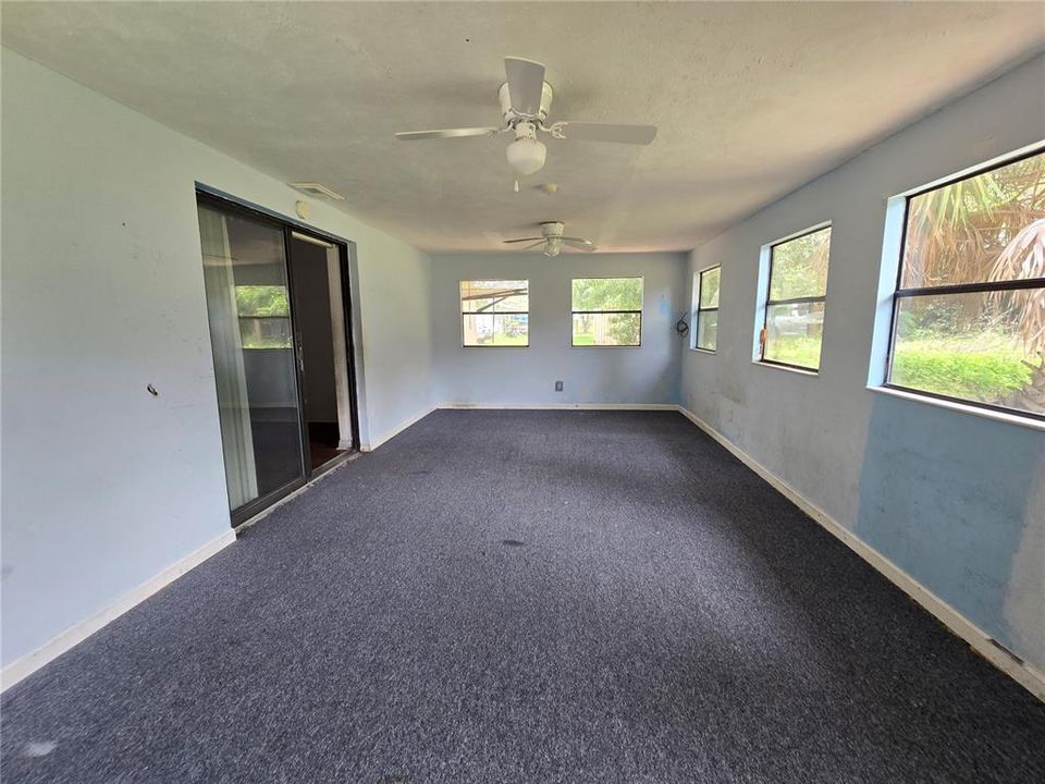 For Sale: $163,275 (3 beds, 2 baths, 1288 Square Feet)
