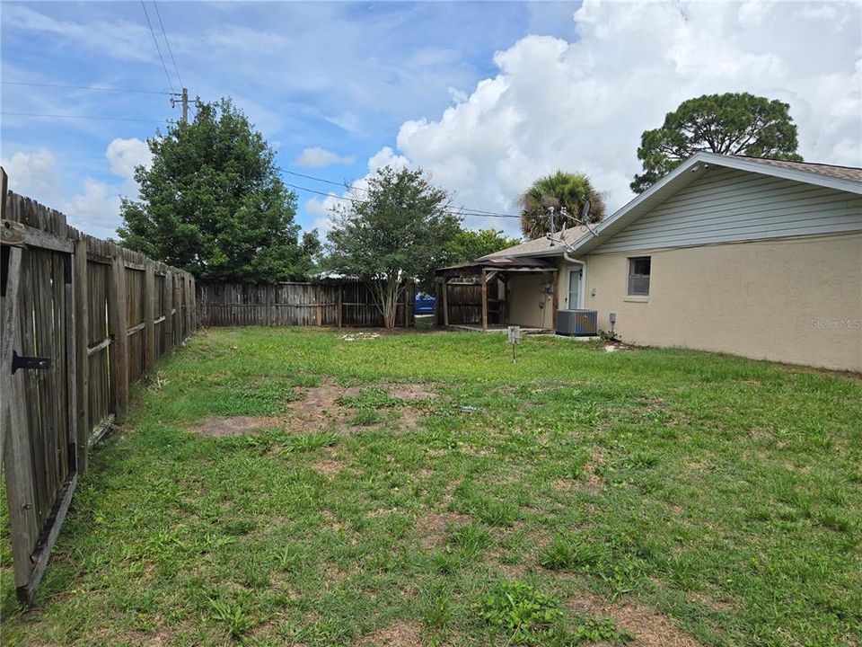 For Sale: $163,275 (3 beds, 2 baths, 1288 Square Feet)